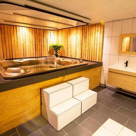 Luxus Familienvilla Mit Jacuzzi & Sauna Tzummarum Bagian luar foto