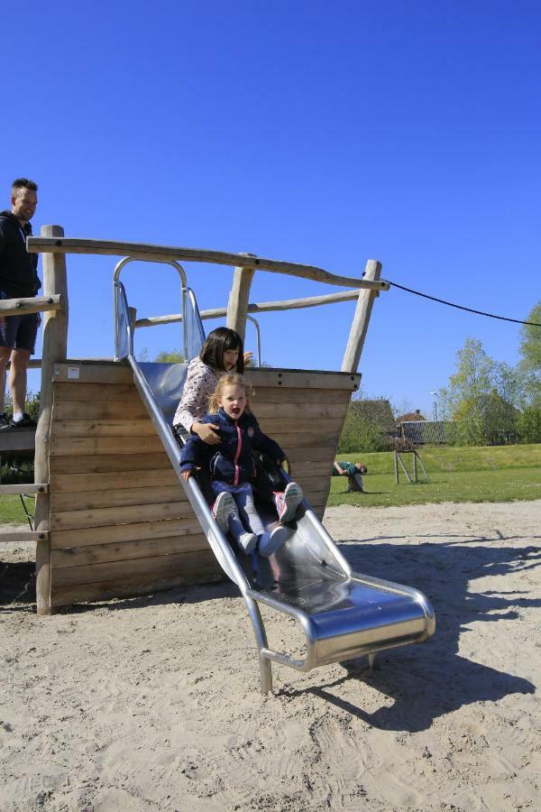 Luxus Familienvilla Mit Jacuzzi & Sauna Tzummarum Bagian luar foto