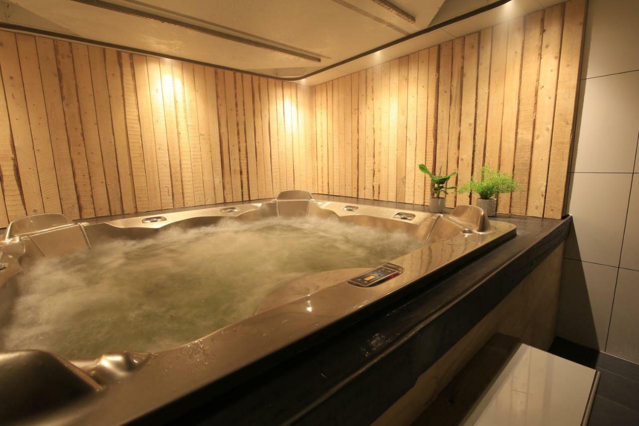 Luxus Familienvilla Mit Jacuzzi & Sauna Tzummarum Bagian luar foto