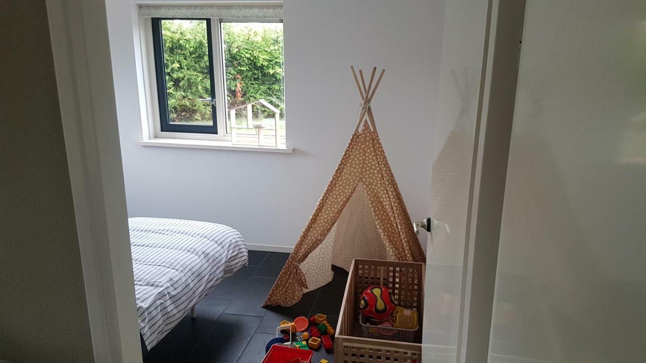 Luxus Familienvilla Mit Jacuzzi & Sauna Tzummarum Bagian luar foto