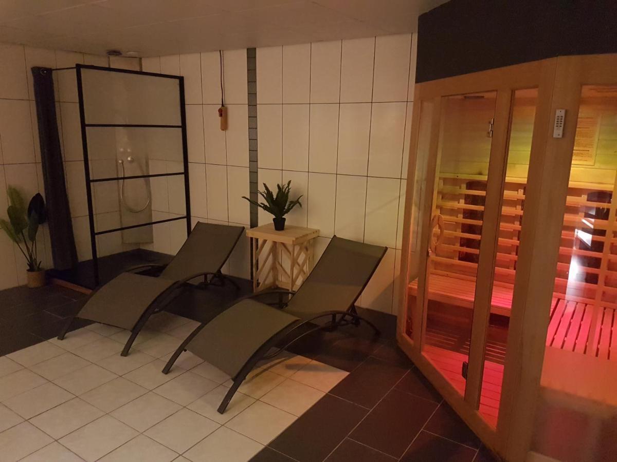 Luxus Familienvilla Mit Jacuzzi & Sauna Tzummarum Bagian luar foto