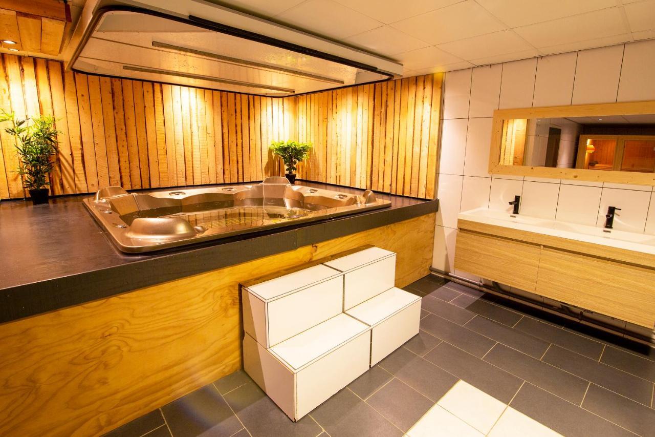 Luxus Familienvilla Mit Jacuzzi & Sauna Tzummarum Bagian luar foto