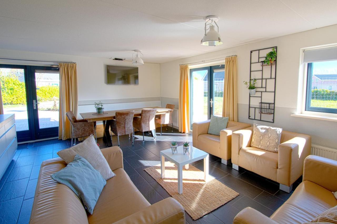 Luxus Familienvilla Mit Jacuzzi & Sauna Tzummarum Bagian luar foto