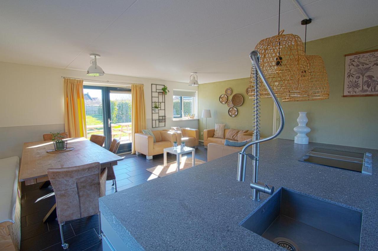 Luxus Familienvilla Mit Jacuzzi & Sauna Tzummarum Bagian luar foto