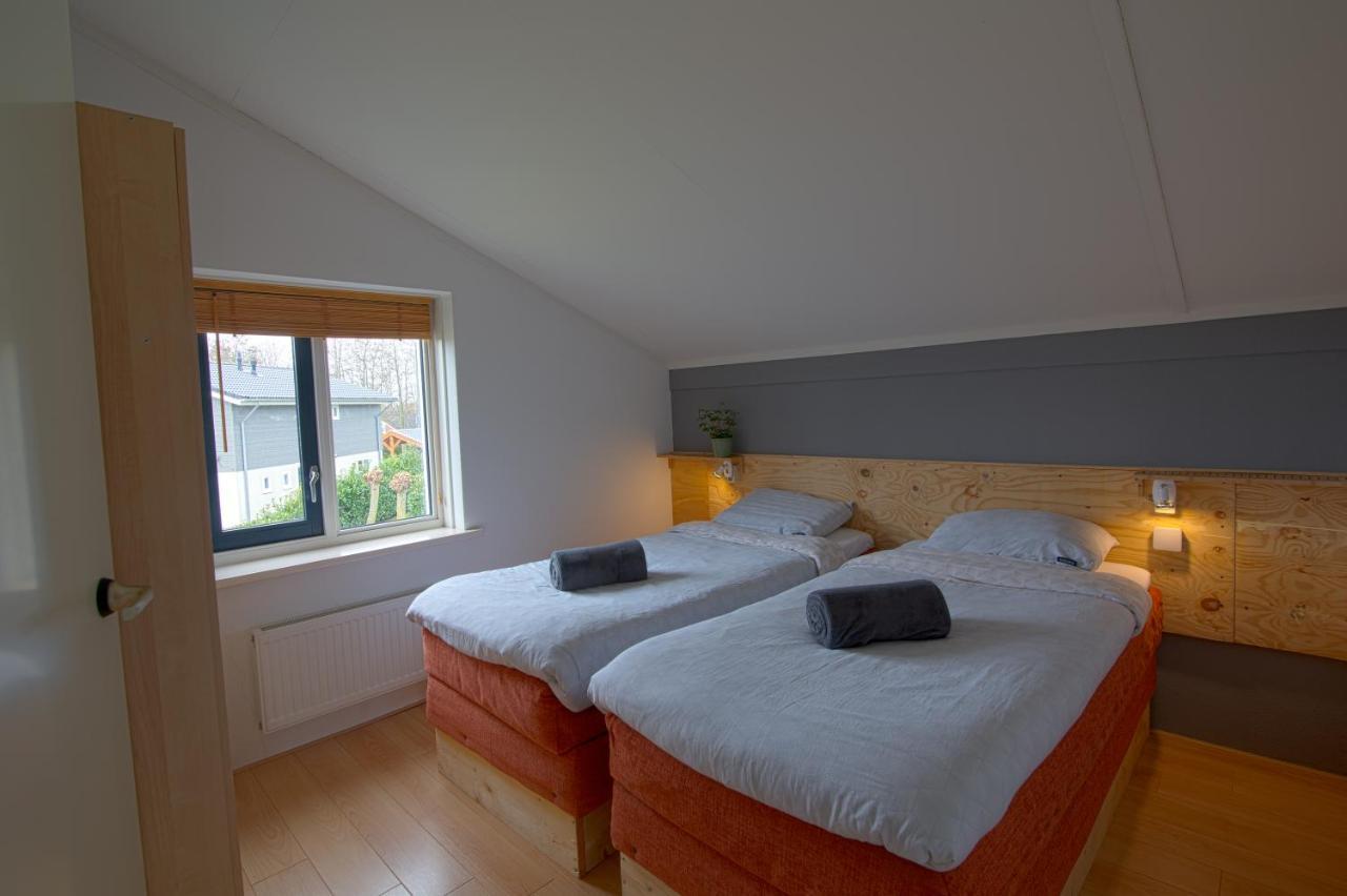 Luxus Familienvilla Mit Jacuzzi & Sauna Tzummarum Bagian luar foto