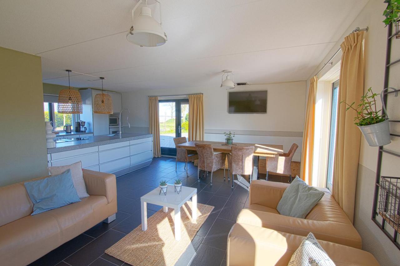 Luxus Familienvilla Mit Jacuzzi & Sauna Tzummarum Bagian luar foto
